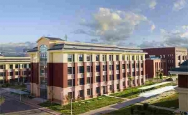 http://m.feixuegongzhu.com/school-124/document-id-333.html